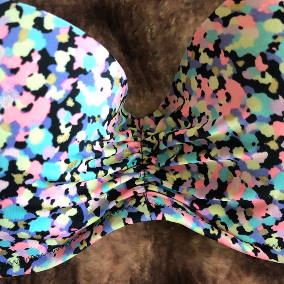 Victoria’s Secret Bikini Top - Picture 2 of 7